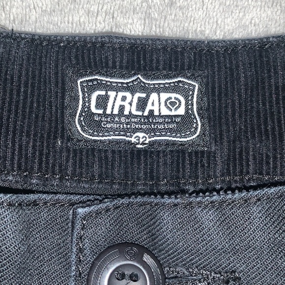 Circa men’s shorts -size 32 waist - Picture 2 of 5